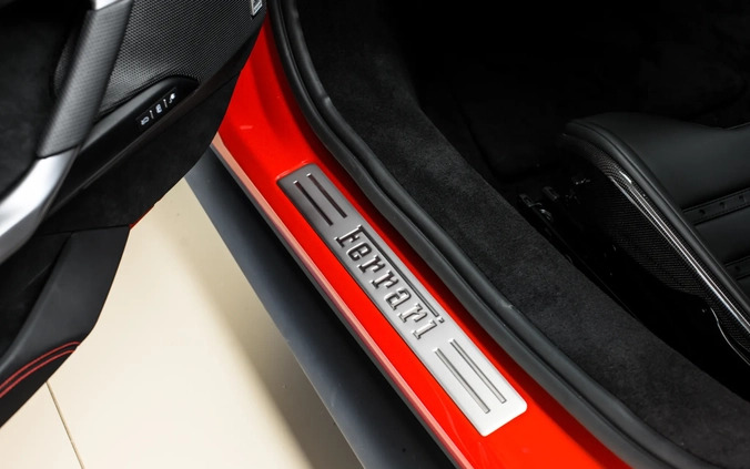 Ferrari 296 GTB cena 409000 przebieg: 542, rok produkcji 2023 z Barlinek małe 562